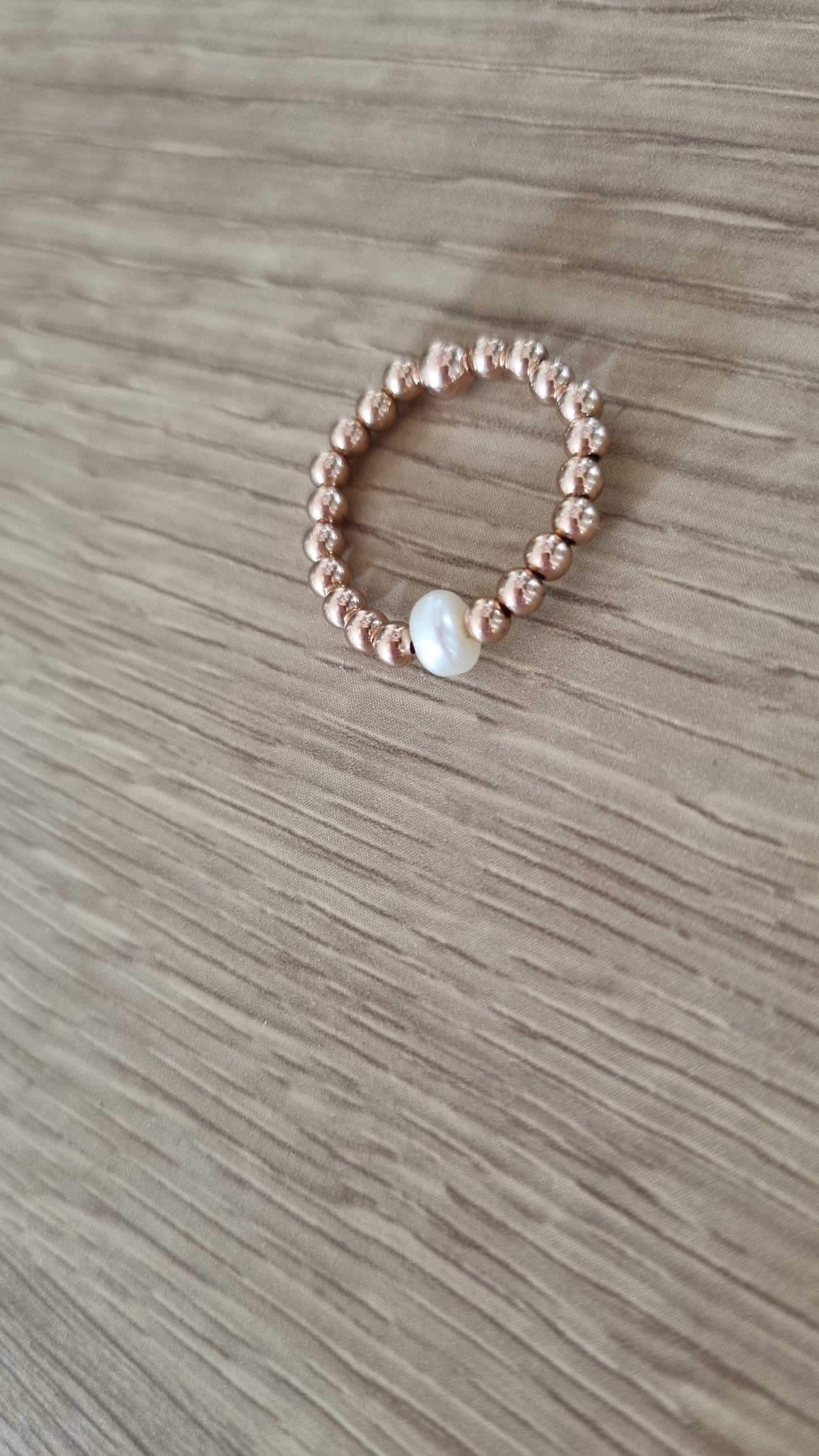 'Freshwater pearl' beaded ring